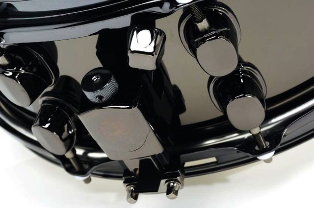 blank Virtually all of the shell hardware is black.